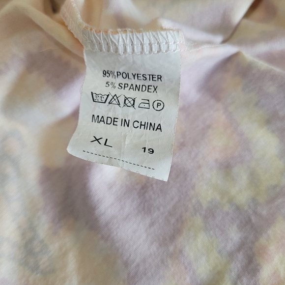 Elegant Red and Gold Women's Dress Size XL Button Up Down Graphic Print Collar - Picture 2 of 16